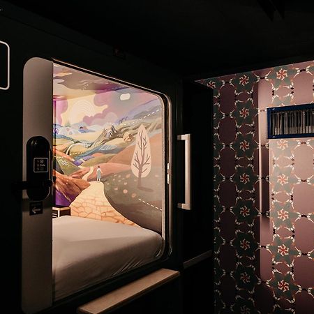 Capsule Hotel - Lucerne Old Town Buitenkant foto
